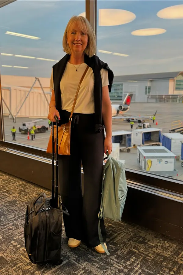 Black And White Color Block Outfit For Business Travel