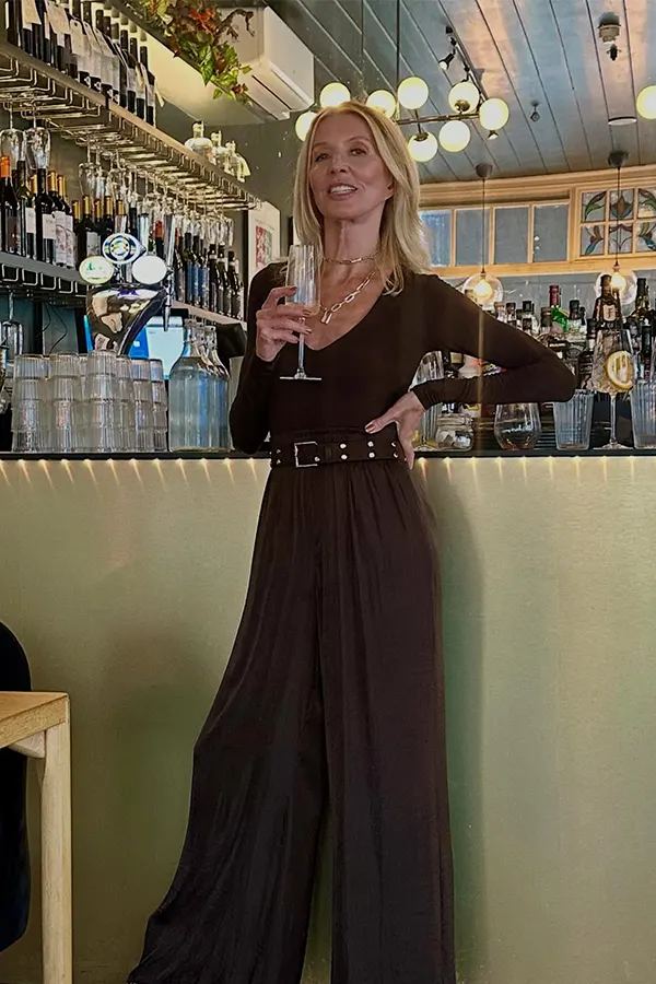Define A Long Brown Dress With A Slim Belt