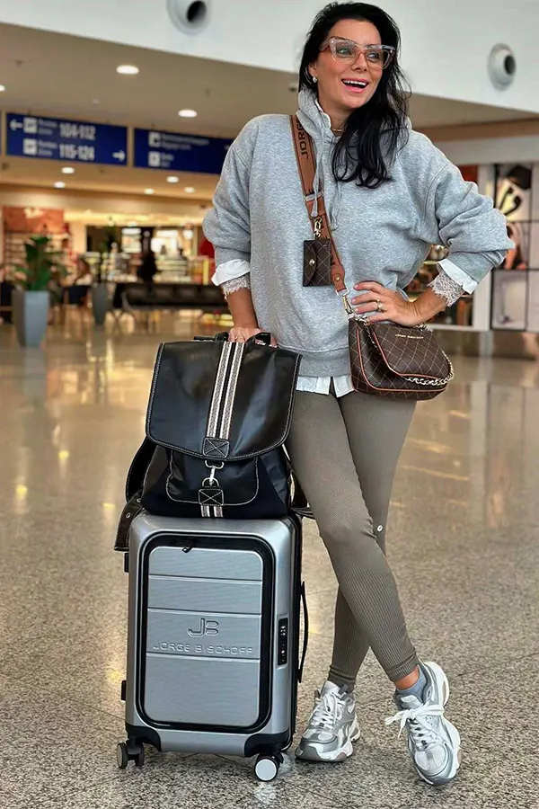 Gray Sweater And Leggings For Comfortable Flights