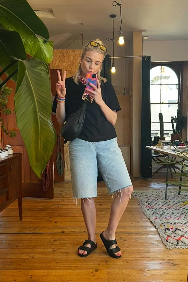 Black Tee And Denim Jorts With Easy Everyday Layers
