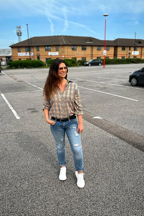 Plaid Shirt With Jeans And White Sneakers