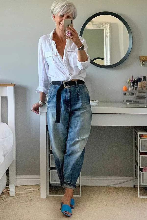 Relaxed Cuffed Jeans Get A Fresh Lift From A White Shirt